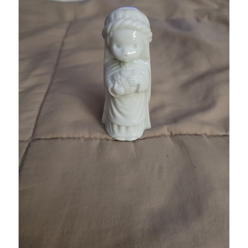 1981 Hallmark Mary Hamilton King White Porcelain Japan